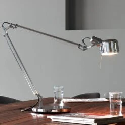 Serien.lighting Job Table LED-Tischleuchte Mit Fuß